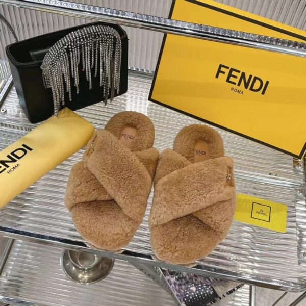 repliche,replica,perfette,siti di,affidabili,migliori siti,dove comprare,1:1,scarpe da ginnastica Pantofole di pelliccia Fendi (4XFZ8)