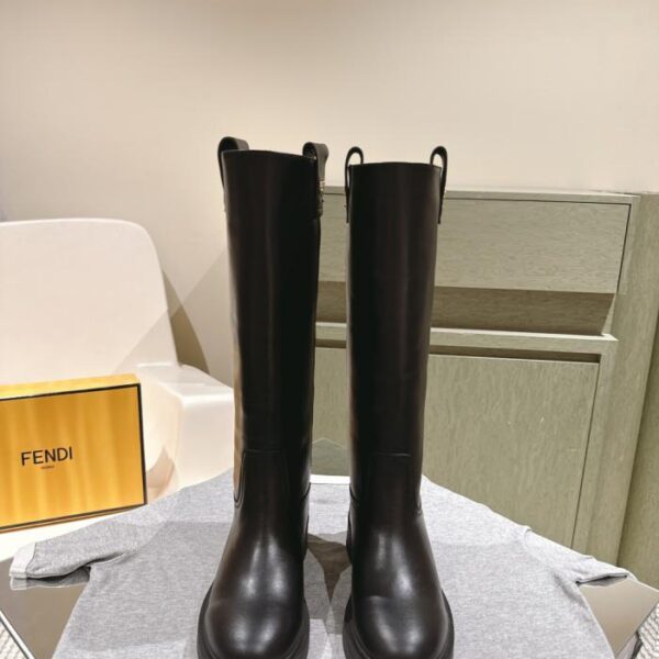 repliche,replica,perfette,siti di,affidabili,migliori siti,dove comprare,1:1,scarpe da ginnastica Stivali da passerella Fendi di alta gamma (FWSTF)