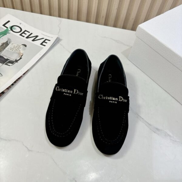 repliche,replica,perfette,siti di,affidabili,migliori siti,dove comprare,1:1,scarpe da ginnastica Gli ultimi mocassini piatti con fibbia a forma di lettera di Dior (WAVIE)