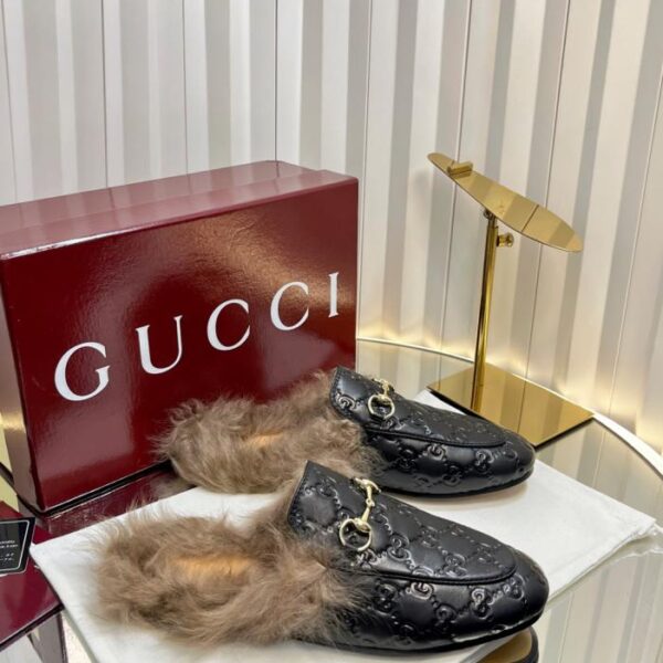 Pantofole in lana toscana di colore nuovo di zecca GUCCI (24OQY)