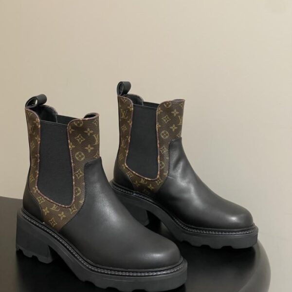 repliche,replica,perfette,siti di,affidabili,migliori siti,dove comprare,1:1,scarpe da ginnastica Stivaletti Chelsea con tacco alto e suola spessa in pelle elasticizzata a scacchiera modello LV BEAUBOURG di Louis Vuitton, con fiori antichi, in tinta con il colore (03JAX)