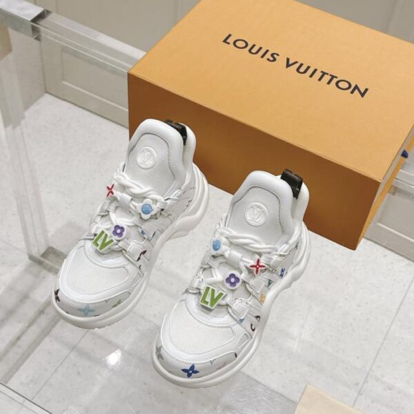 repliche,replica,perfette,siti di,affidabili,migliori siti,dove comprare,1:1,scarpe da ginnastica Scarpe Archlight Classic Daddy di Louis Vuitton e Murakami Takashi, decorate con motivi animalier e sneakers Arch Bridge (OXYDQ)