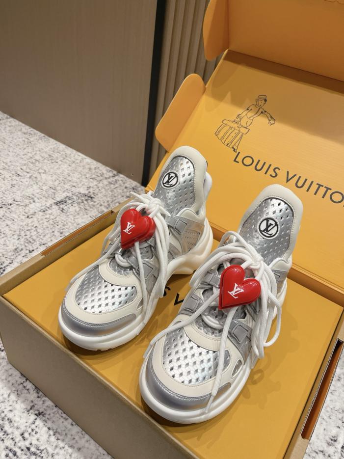 repliche,replica,perfette,siti di,affidabili,migliori siti,dove comprare,1:1,scarpe da ginnastica Versione top delle classiche scarpe sportive con fibbia a cuore Louis Vuitton Archlight, serie da papà (KF7DB) repliche,replica,perfette,siti di,affidabili,migliori siti,dove comprare,1:1,scarpe da ginnastica Versione top delle classiche scarpe sportive con fibbia a cuore Louis Vuitton Archlight, serie da papà (KF7DB)