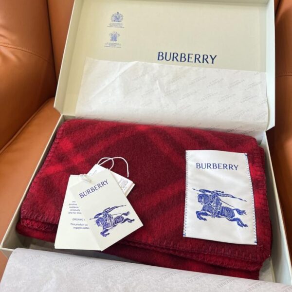 repliche,replica,perfette,siti di,affidabili,migliori siti,dove comprare,1:1,scarpe da ginnastica Ultima versione della sciarpa Burberry in lana selezionata al 100%, adatta sia per uomo che per donna (SJ69G)