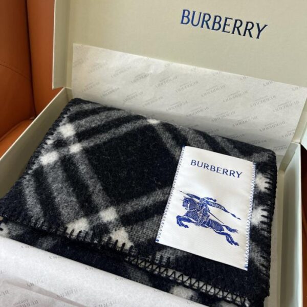 repliche,replica,perfette,siti di,affidabili,migliori siti,dove comprare,1:1,scarpe da ginnastica Ultima versione della sciarpa Burberry in lana selezionata al 100%, adatta sia per uomo che per donna (YT298)