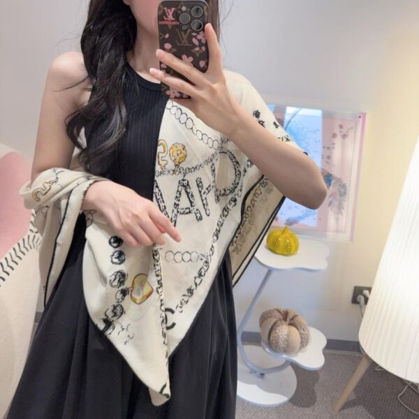 repliche,replica,perfette,siti di,affidabili,migliori siti,dove comprare,1:1,scarpe da ginnastica Sciarpa Chanel 30% seta 70% cashmere (DKETY)