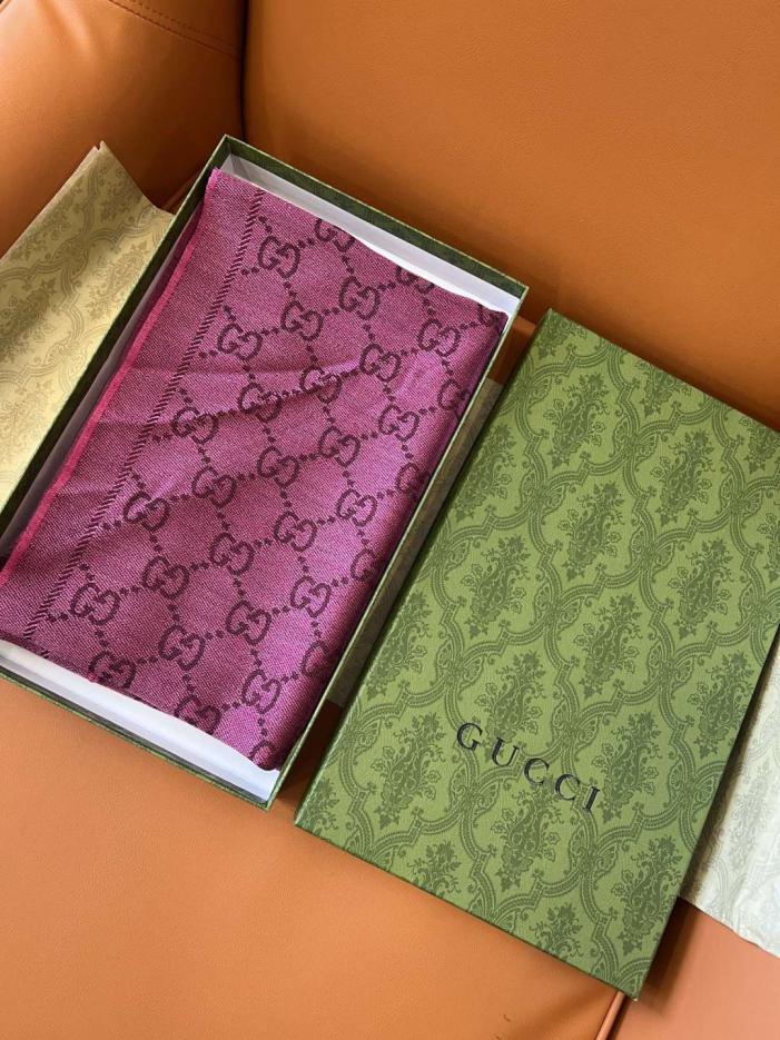 repliche,replica,perfette,siti di,affidabili,migliori siti,dove comprare,1:1,scarpe da ginnastica Sciarpa scialle Gucci in 100% lana jacquard double-face (H434J) repliche,replica,perfette,siti di,affidabili,migliori siti,dove comprare,1:1,scarpe da ginnastica Sciarpa scialle Gucci in 100% lana jacquard double-face (H434J)