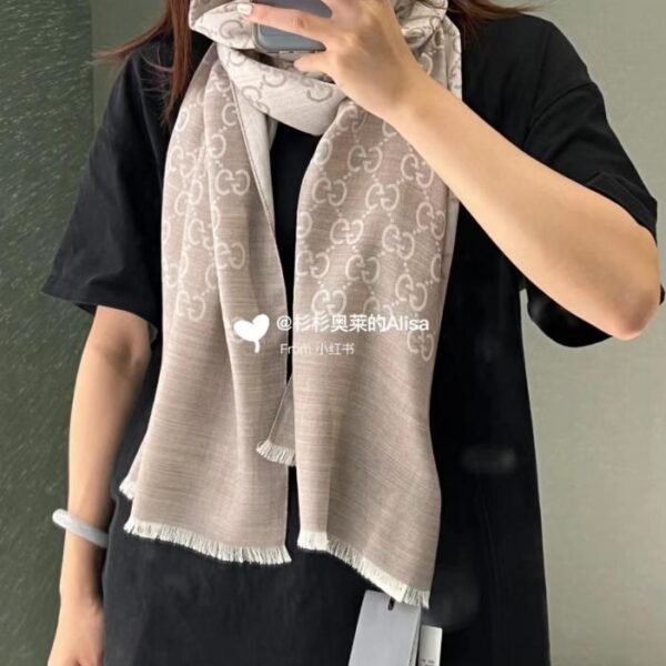 repliche,replica,perfette,siti di,affidabili,migliori siti,dove comprare,1:1,scarpe da ginnastica Sciarpa lunga GG Elegante sciarpa lunga bicolore in seta e cashmere jacquard (9FBRH)
