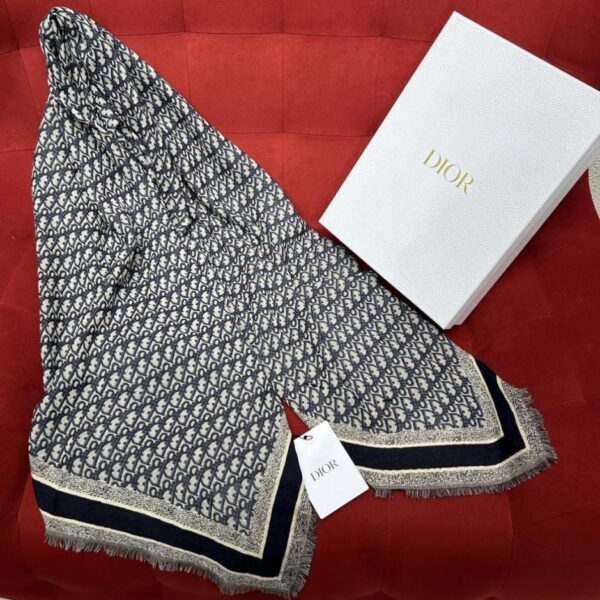 repliche,replica,perfette,siti di,affidabili,migliori siti,dove comprare,1:1,scarpe da ginnastica Dior Must-Have Super Practical Large Shawl (37G8L)