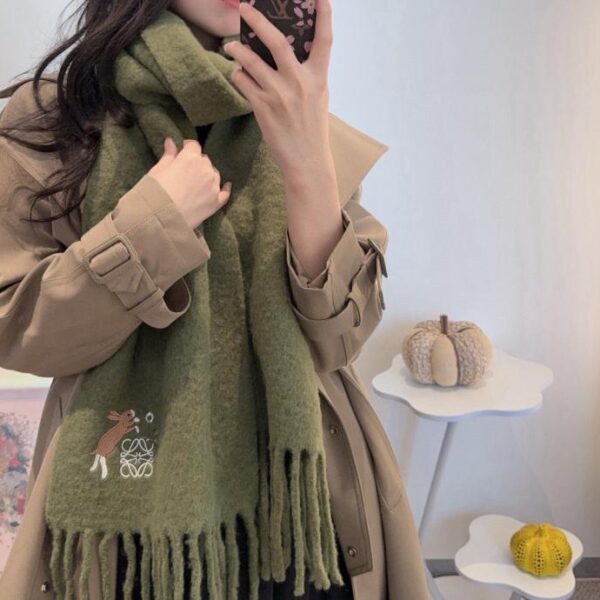 repliche,replica,perfette,siti di,affidabili,migliori siti,dove comprare,1:1,scarpe da ginnastica La nuova sciarpa in mohair di Loewe (FJ6K4)