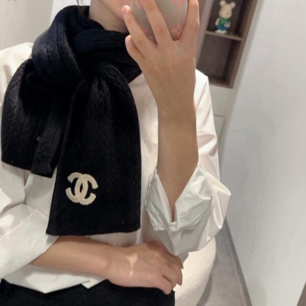 repliche,replica,perfette,siti di,affidabili,migliori siti,dove comprare,1:1,scarpe da ginnastica Sciarpa lunga in maglia di cashmere Chanel autunno e inverno, nuova sciarpa ricamata 24b (AVG50)