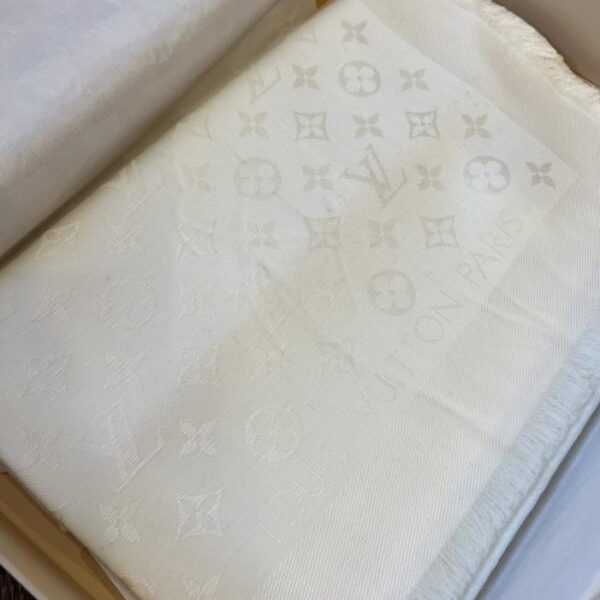 Sciarpa Louis Vuitton 60% seta 40% lana bianco crema (9S15S)