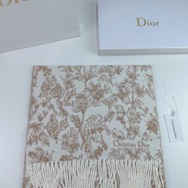 Dior · Nuova edizione floreale Dimensioni 45x200cm 100% cashmere Versione rotonda (CABSU)