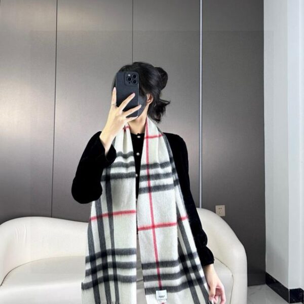 Sciarpa classica in cashmere a quadri Burberry Deep Water Ripple (3PMMI)