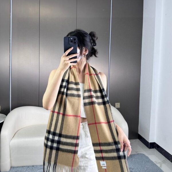 Sciarpa classica in cashmere a quadri Burberry Deep Water Ripple (6G6TF)