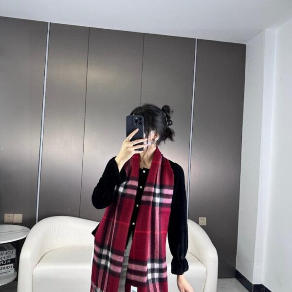 repliche,replica,perfette,siti di,affidabili,migliori siti,dove comprare,1:1,scarpe da ginnastica Sciarpa classica in cashmere a quadri Burberry Deep Water Ripple (TERQO)