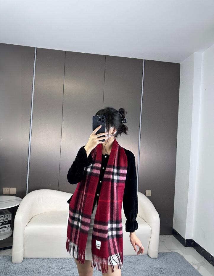 repliche,replica,perfette,siti di,affidabili,migliori siti,dove comprare,1:1,scarpe da ginnastica Sciarpa classica in cashmere a quadri Burberry Deep Water Ripple (TERQO) repliche,replica,perfette,siti di,affidabili,migliori siti,dove comprare,1:1,scarpe da ginnastica Sciarpa classica in cashmere a quadri Burberry Deep Water Ripple (TERQO)