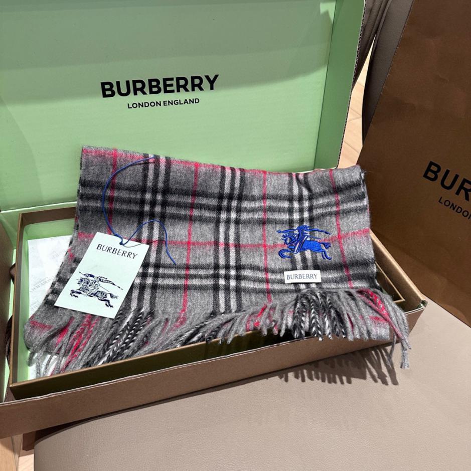 repliche,replica,perfette,siti di,affidabili,migliori siti,dove comprare,1:1,scarpe da ginnastica Sciarpa Burberry (CQIUX) repliche,replica,perfette,siti di,affidabili,migliori siti,dove comprare,1:1,scarpe da ginnastica Sciarpa Burberry (CQIUX)