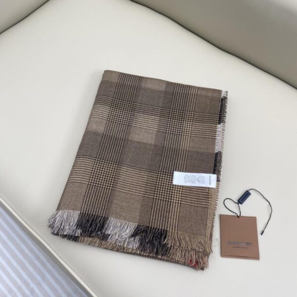 repliche,replica,perfette,siti di,affidabili,migliori siti,dove comprare,1:1,scarpe da ginnastica Scialle double-face Burberry (XWSCE)