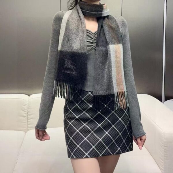 repliche,replica,perfette,siti di,affidabili,migliori siti,dove comprare,1:1,scarpe da ginnastica Sciarpa da uomo Burberry 100% cashmere (J7I04)