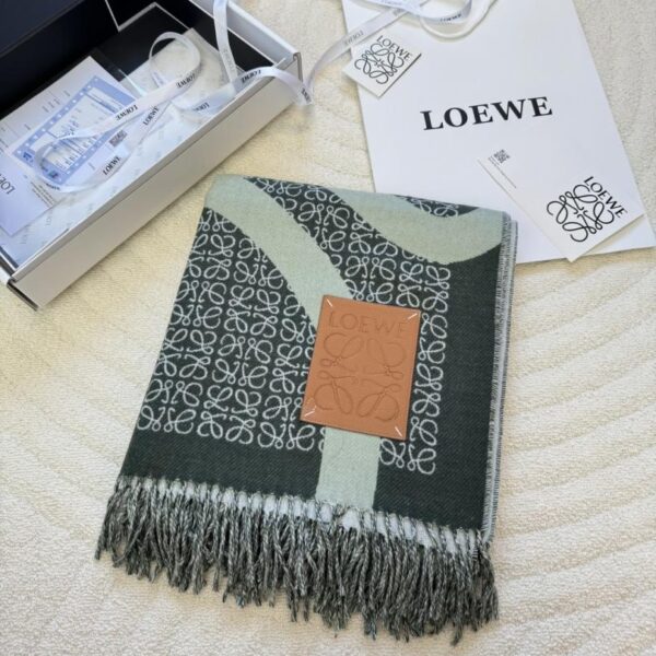 repliche,replica,perfette,siti di,affidabili,migliori siti,dove comprare,1:1,scarpe da ginnastica Loewe New Khaki Green Milk Tea Camel, scialle in lana jacquard bicolore (QTGT9)