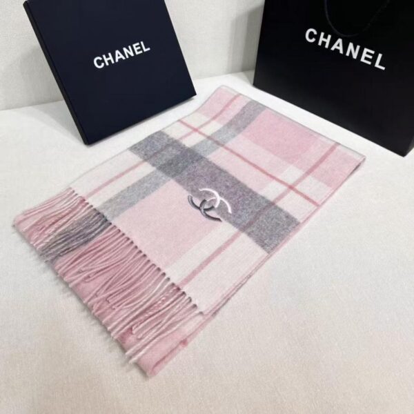 repliche,replica,perfette,siti di,affidabili,migliori siti,dove comprare,1:1,scarpe da ginnastica Novità Chanel 2025 Sciarpa in cashmere double-face (YA9ZB)