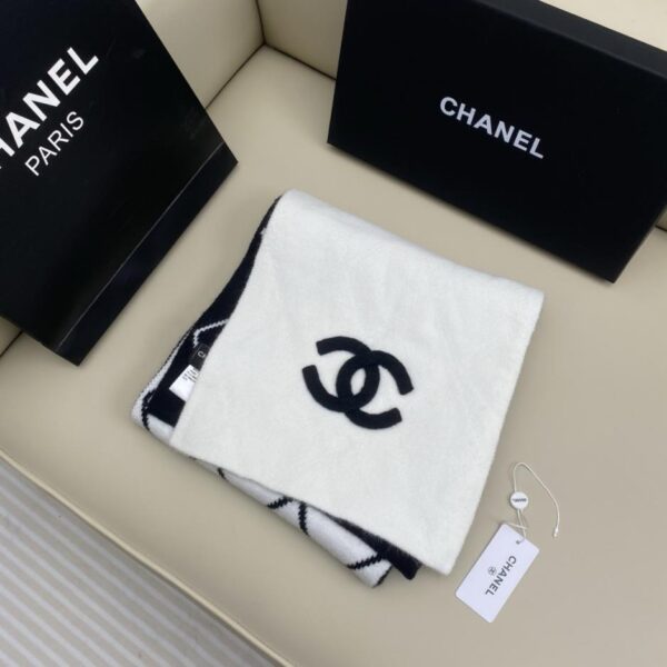repliche,replica,perfette,siti di,affidabili,migliori siti,dove comprare,1:1,scarpe da ginnastica CHANEL “Doppia C tridimensionale” classico motivo a rombi double-face in diversi colori Nuova popolare serie di sciarpe in cashmere lavorate a maglia (GDKL1)