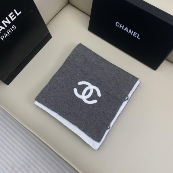 repliche,replica,perfette,siti di,affidabili,migliori siti,dove comprare,1:1,scarpe da ginnastica CHANEL “Doppia C tridimensionale” classico motivo a rombi, double-face, colori diversi, nuova popolare serie di sciarpe in cashmere (IE5G7)