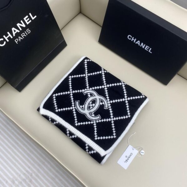 repliche,replica,perfette,siti di,affidabili,migliori siti,dove comprare,1:1,scarpe da ginnastica Foulard Chanel Hollow Diamond Double-Face (7UIBD)