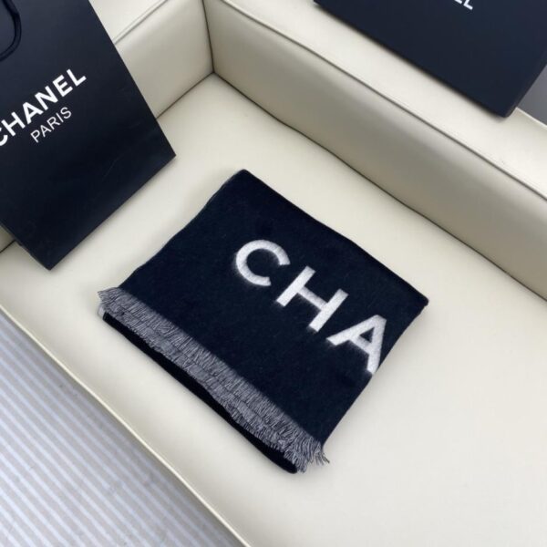 repliche,replica,perfette,siti di,affidabili,migliori siti,dove comprare,1:1,scarpe da ginnastica L’ultimo classico scialle in cashmere di Chanel (YRF0O)