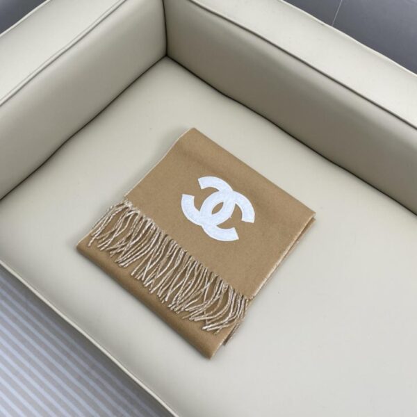 repliche,replica,perfette,siti di,affidabili,migliori siti,dove comprare,1:1,scarpe da ginnastica Scialle Chanel con logo bifacciale in tinta unita (UAI5W)