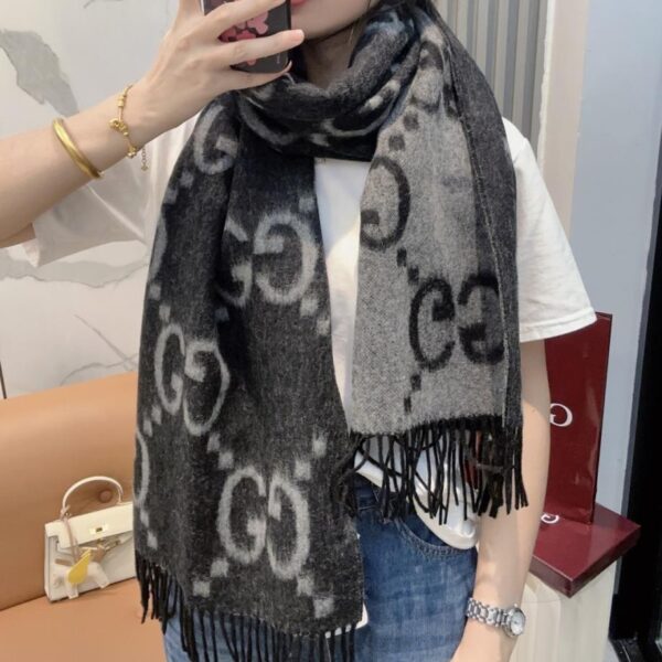 repliche,replica,perfette,siti di,affidabili,migliori siti,dove comprare,1:1,scarpe da ginnastica Gucci New Big G Sciarpa in cashmere double-face (X1W25)