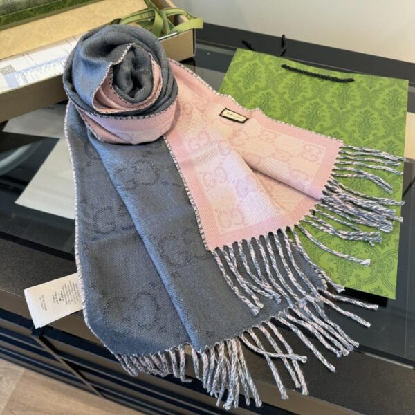 repliche,replica,perfette,siti di,affidabili,migliori siti,dove comprare,1:1,scarpe da ginnastica Sciarpa double-face jacquard nuova collezione autunno e inverno Gucci (4JNOX)