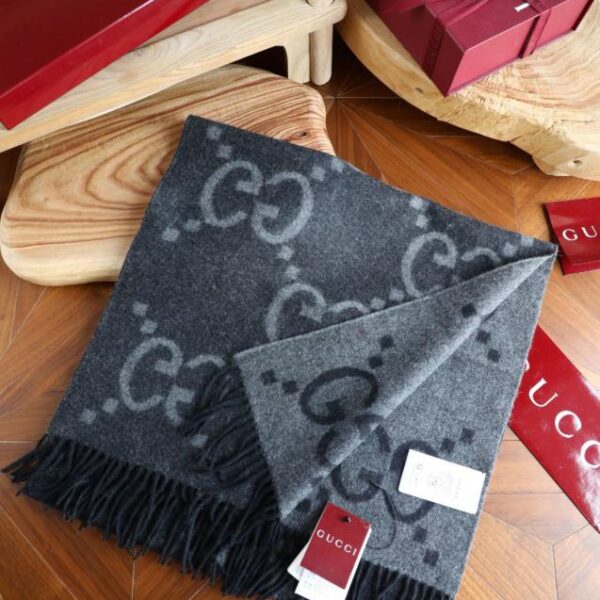 repliche,replica,perfette,siti di,affidabili,migliori siti,dove comprare,1:1,scarpe da ginnastica Gucci, sciarpa classica con doppia G e nappa jacquard bifacciale (FTTJP)