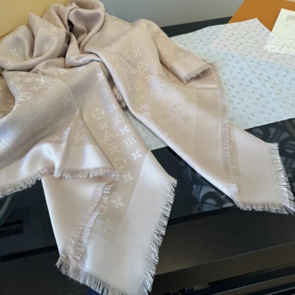repliche,replica,perfette,siti di,affidabili,migliori siti,dove comprare,1:1,scarpe da ginnastica 【M72046】Sciarpa LV 60% seta 40% lana (5RYP8)