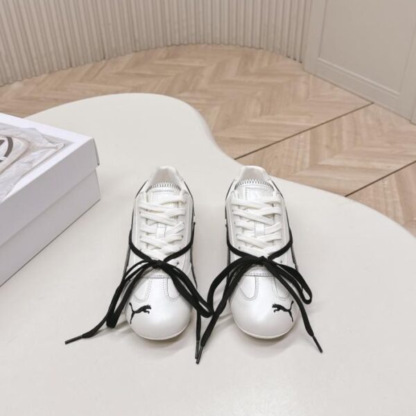 repliche,replica,perfette,siti di,affidabili,migliori siti,dove comprare,1:1,scarpe da ginnastica Scarpe da corsa con marchio condiviso PUMA x ROSÉ (SZOY3)
