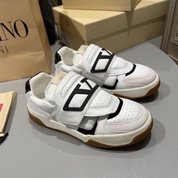repliche,replica,perfette,siti di,affidabili,migliori siti,dove comprare,1:1,scarpe da ginnastica Gli ultimi mocassini casual in velcro di Valentino, adatti a tutte le stagioni (9UGOJ)