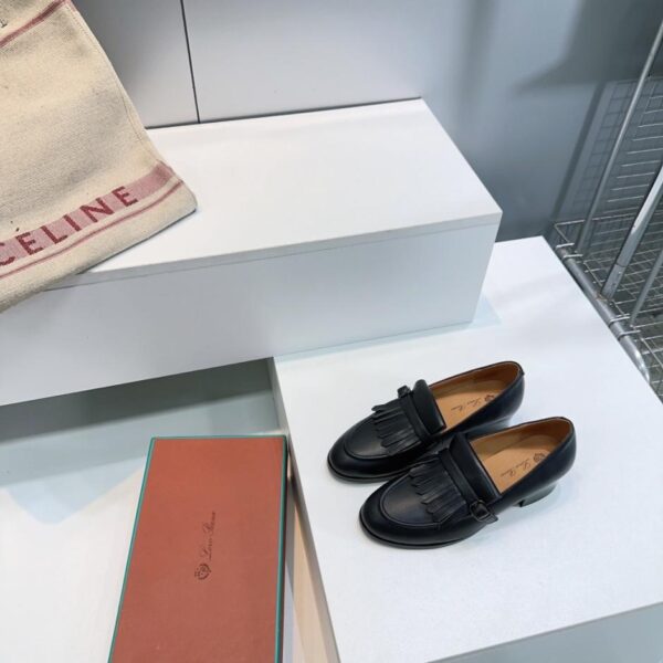 repliche,replica,perfette,siti di,affidabili,migliori siti,dove comprare,1:1,scarpe da ginnastica Loro Piana Mocassini con tacco grosso in pelle di vitello con nappe, nuovi, autunno-inverno (QWVRQ)