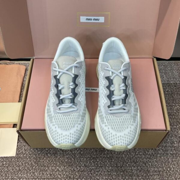 repliche,replica,perfette,siti di,affidabili,migliori siti,dove comprare,1:1,scarpe da ginnastica Nuove scarpe sportive da corsa della sfilata primavera/estate di MiuMiu (NU9SN)