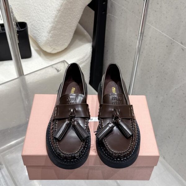 repliche,replica,perfette,siti di,affidabili,migliori siti,dove comprare,1:1,scarpe da ginnastica Mocassini con nappe Miu Miu autunno/inverno (PMQX8)