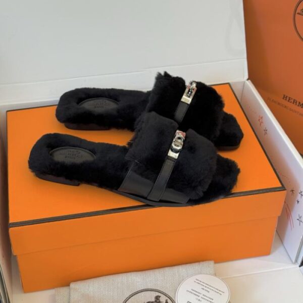 Pantofole Hermes Kelly in pelliccia, versione top, in pelle e cuciture in pelliccia, in pelle di pecora (VU7YX)