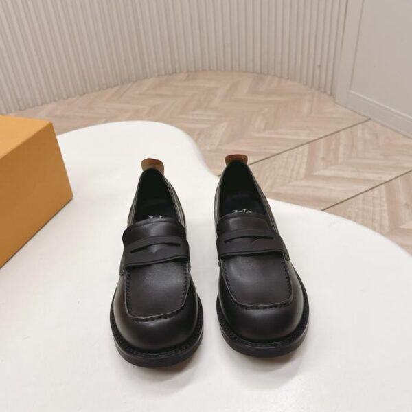 repliche,replica,perfette,siti di,affidabili,migliori siti,dove comprare,1:1,scarpe da ginnastica Nuove scarpe singole in pelle LV autunno e inverno da coppia (1BVNC)