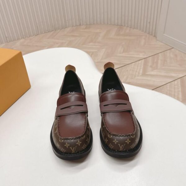 Scarpe singole da coppia LV nuove per autunno e inverno, piccole scarpe in pelle (2UO1J)