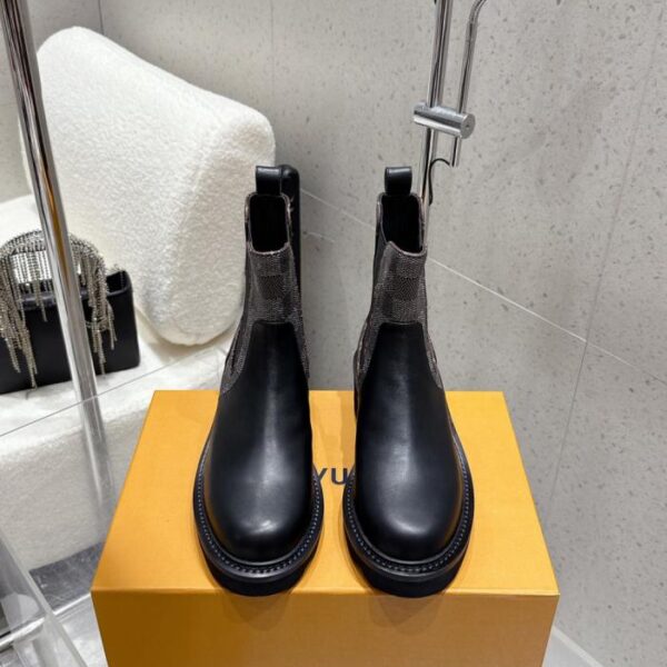 Nuovi stivaletti elasticizzati con punta tonda di Louis Vuitton per l'autunno/inverno (0YQYD)