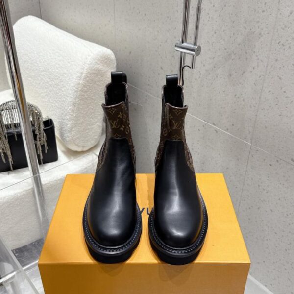 Stivaletti slip-on elasticizzati con punta tonda firmati Louis Vuitton autunno/inverno (CY01O)