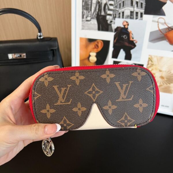 repliche,replica,perfette,siti di,affidabili,migliori siti,dove comprare,1:1,scarpe da ginnastica Nuovo arrivo, 17 colori, astuccio grande per occhiali, nuovo astuccio per occhiali WOODY di Louis Vuitton, astuccio per occhiali da sole codice G10654 (4JO6C)