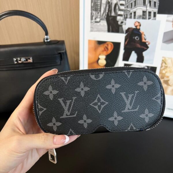 repliche,replica,perfette,siti di,affidabili,migliori siti,dove comprare,1:1,scarpe da ginnastica Nuovo arrivo, 17 colori, astuccio grande per occhiali, nuovo astuccio per occhiali WOODY di Louis Vuitton, astuccio per occhiali da sole codice G10654 (JM5FQ)