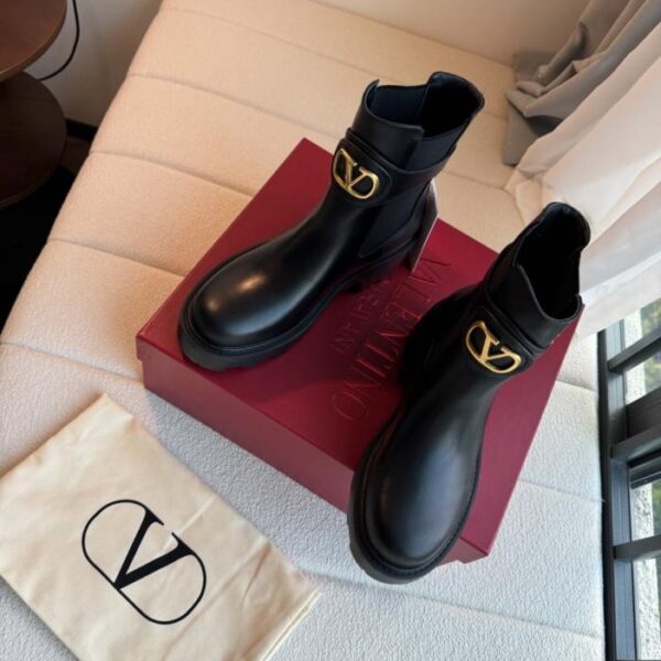 repliche,replica,perfette,siti di,affidabili,migliori siti,dove comprare,1:1,scarpe da ginnastica Stivali Valentino Vlogo Martin (SFQAI)