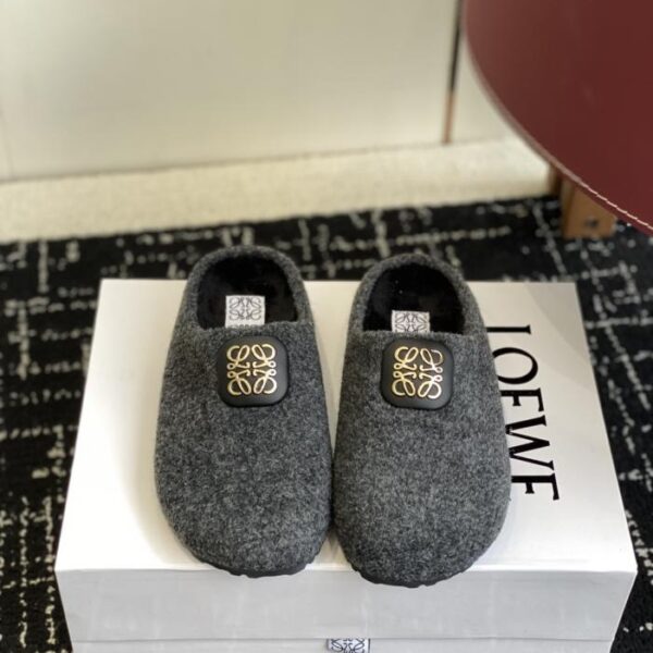 repliche,replica,perfette,siti di,affidabili,migliori siti,dove comprare,1:1,scarpe da ginnastica Pantofole LOEWE collezione autunno/inverno (E2KN9)