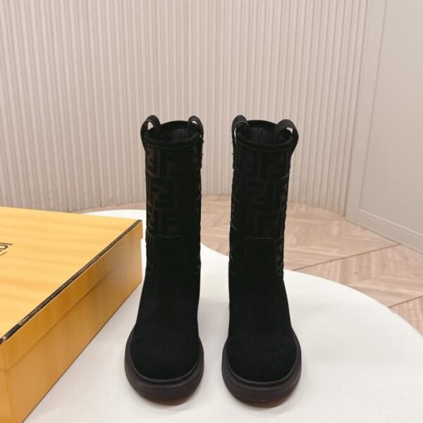 repliche,replica,perfette,siti di,affidabili,migliori siti,dove comprare,1:1,scarpe da ginnastica Stivali corti FENDI nuovi autunnali e invernali, stivali alti, stivali da cavaliere (M6J86)